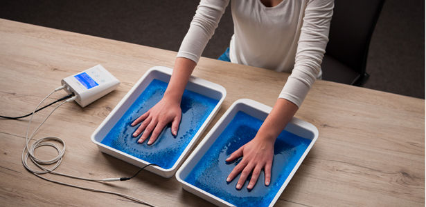 Iontophoresis 2-cell bath of the hands